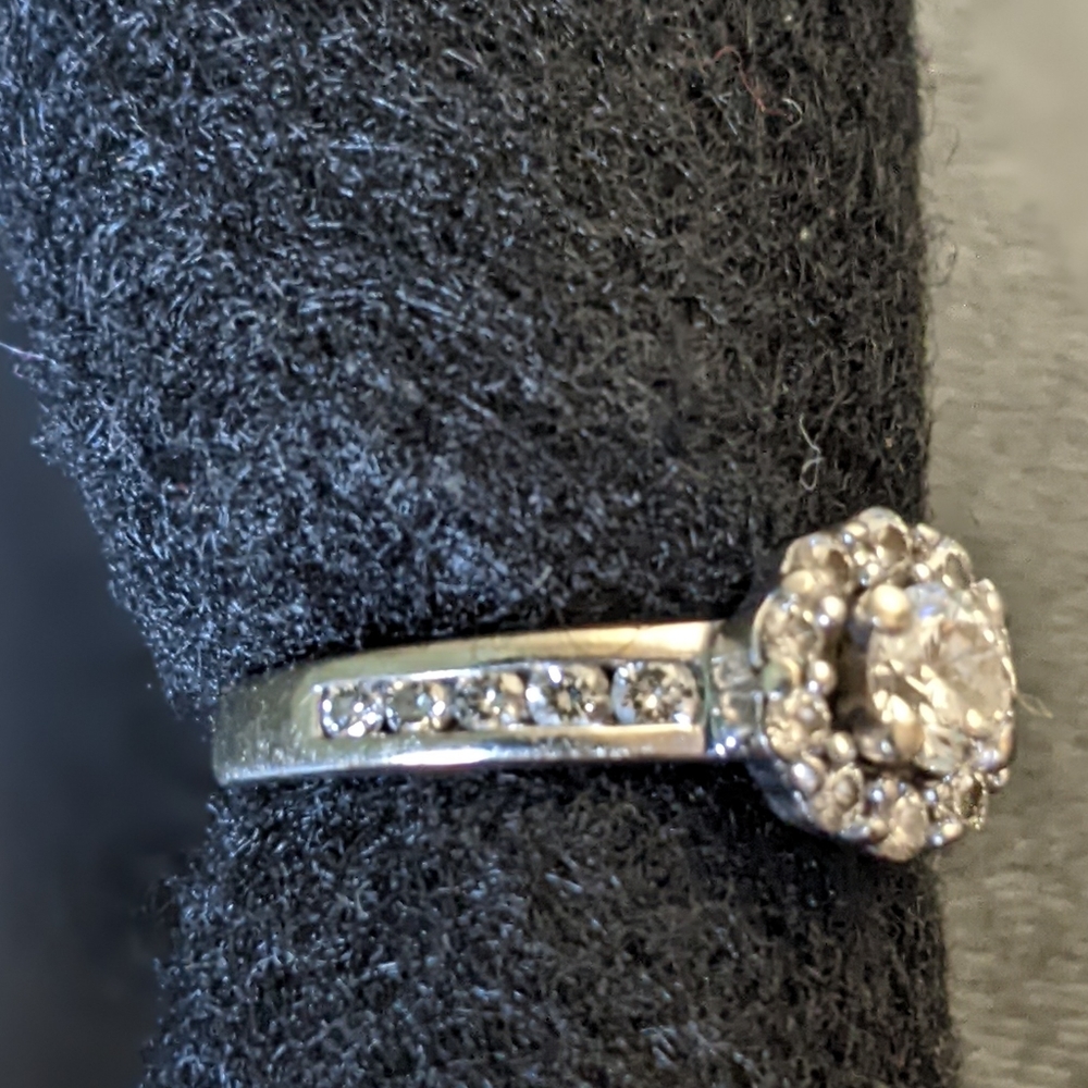 KAY JEWELERS 14WG OS DIAMOND ENGAGEMENT RING - Picture 7 of 13
